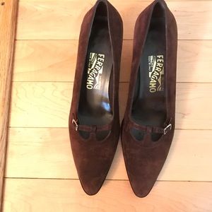 Ferragamo shoes chocolate brown suede size 9 1/2 B